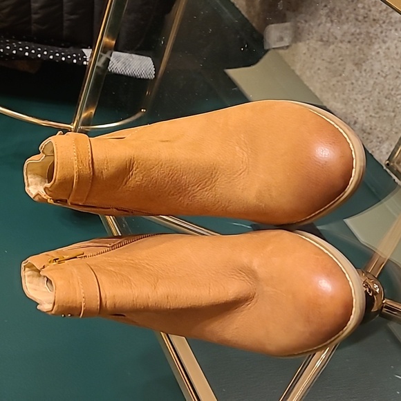 VIONIC camel booties - Picture 3 of 7